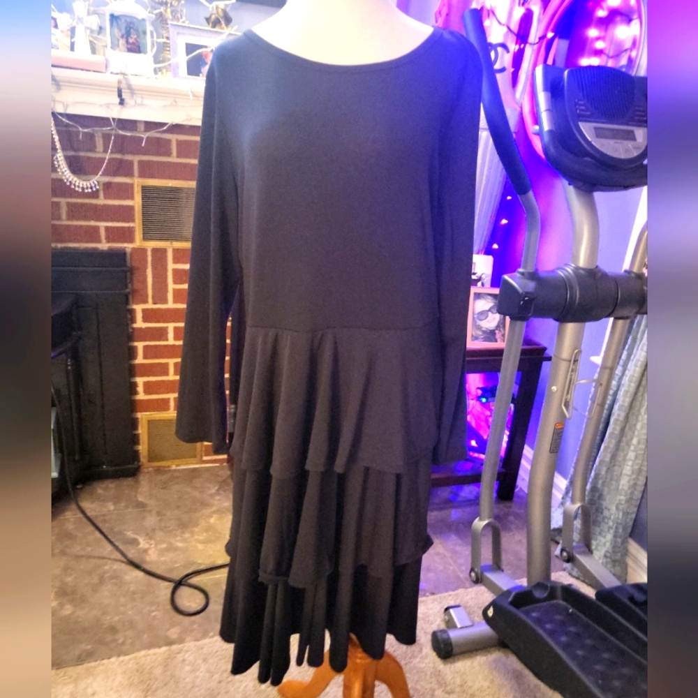 Lularoe Georgia Dress  Size 3XL Solid Black Tiered Ruffle Skirt Long Sleeve